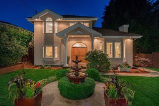 Photo 1: 2092 GORDON Avenue in West Vancouver: Ambleside House for sale : MLS®# R2337969