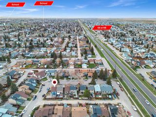 Photo 5: 108 Pinecliff Close NE in Calgary: Pineridge Semi Detached (Half Duplex) for sale : MLS®# A2126658