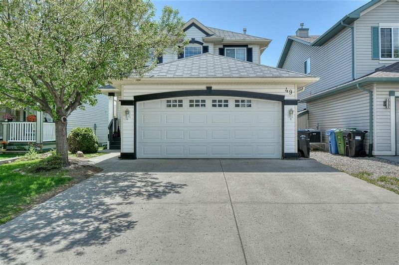 FEATURED LISTING: 49 SOMERSET Crescent Southwest Calgary