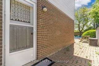 Photo 4: 25 Caldwell Crescent in Brampton: Brampton East House (Backsplit 3) for sale : MLS®# W8378360