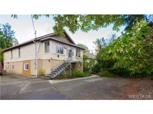 Main Photo: 3408 Maplewood Rd in VICTORIA: SE Maplewood House for sale (Saanich East)  : MLS®# 734765