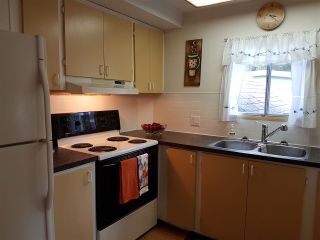 Photo 4: 3 3031 200 Street in Langley: Brookswood Langley Manufactured Home for sale in "Cedar Creek Estates" : MLS®# R2123592