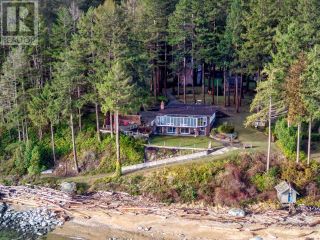Photo 1: 2042 COVE ROAD in Powell River: House for sale : MLS®# 17059