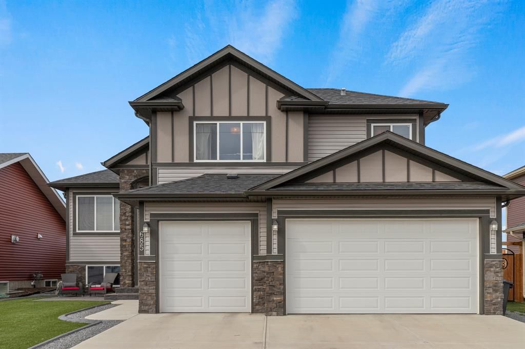 Main Photo: 685 West Highland Crescent: Carstairs Detached for sale : MLS®# A1036392