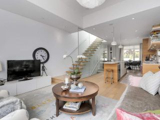 Photo 7: 1887 W 2ND Avenue in Vancouver: Kitsilano Townhouse for sale in "Blanc" (Vancouver West)  : MLS®# R2164681