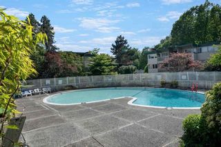 Photo 11: 2645 WESTVIEW Drive in North Vancouver: Upper Lonsdale Townhouse for sale in "Cypress Gardens" : MLS®# R2759410