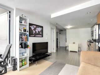 Photo 6: 305 33 SMITHE Street in Vancouver: Yaletown Condo for sale in "COOPER'S LOOKOUT" (Vancouver West)  : MLS®# R2857417
