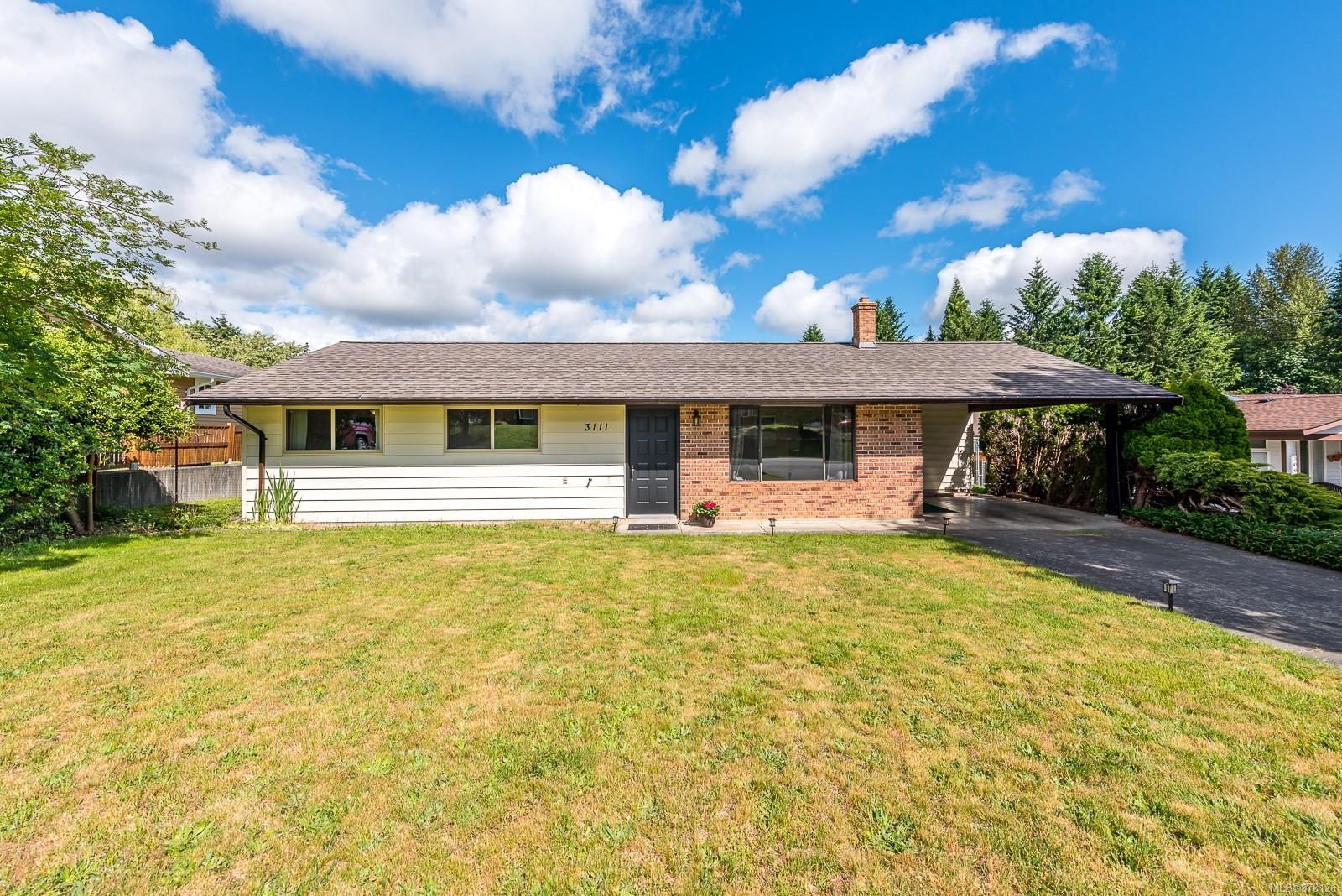 Main Photo: 3111 Bood Rd in Courtenay: CV Courtenay West House for sale (Comox Valley)  : MLS®# 878126
