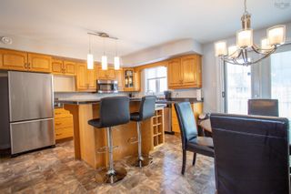 Photo 5: 311 Springfield Lake Road in Middle Sackville: 26-Beaverbank, Upper Sackville Residential for sale (Halifax-Dartmouth)  : MLS®# 202303605