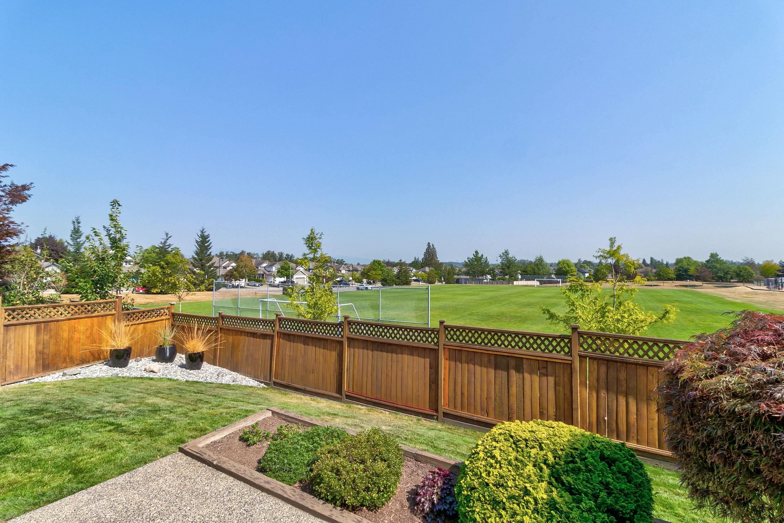 Main Photo: 6216 165 Street in Surrey: Cloverdale BC House for sale in "CLOVER RIDGE" (Cloverdale)  : MLS®# R2720624
