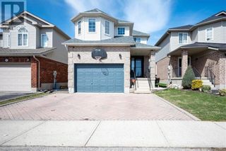 Photo 1: 30 HEATHERWOOD Place in Kitchener: House for sale : MLS®# 40561989