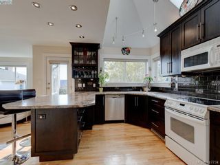 Photo 6: 2592 Empire St in VICTORIA: Vi Oaklands Half Duplex for sale (Victoria)  : MLS®# 828737
