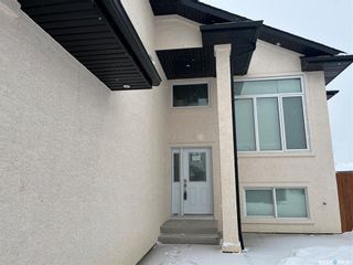 Photo 2: 207 Lehrer Place in Saskatoon: Hampton Village Residential for sale : MLS®# SK913993