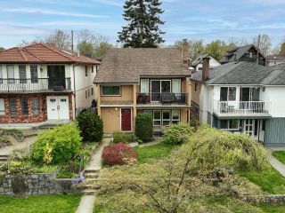 Main Photo: 2854 CHARLES Street in Vancouver: Renfrew VE House for sale (Vancouver East)  : MLS®# R2873362