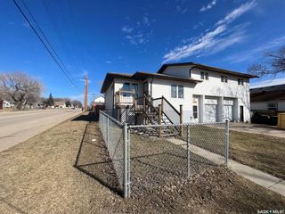 Photo 2: 340 K Avenue North in Saskatoon: Westmount Residential for sale : MLS®# SK965999