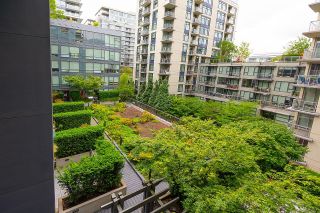 Photo 8: 528 1783 MANITOBA STREET in Vancouver: False Creek Condo for sale (Vancouver West)  : MLS®# R2652210