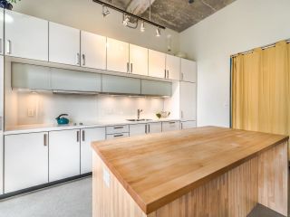 Photo 3: 211 546 BEATTY Street in Vancouver: Downtown VW Condo for sale in "The Crane Building" (Vancouver West)  : MLS®# R2873238