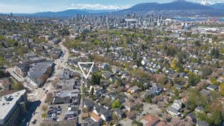 Photo 7: 820 E 16TH Avenue in Vancouver: Fraser VE House for sale in "Cedar Cottage/ Fraser" (Vancouver East)  : MLS®# R2876193