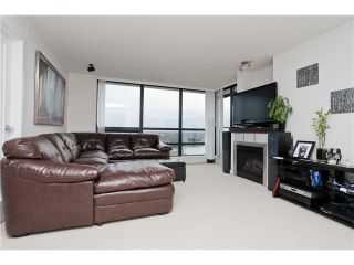 Photo 2: 1204 1 RENAISSANCE Square in New Westminster: Quay Condo for sale in "THE Q" : MLS®# V867998