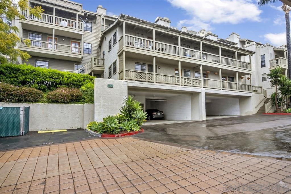 Main Photo: Condo for sale : 2 bedrooms : 3965 Hortensia St in San Diego