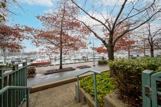 Main Photo: 115 1228 MARINASIDE Crescent in Vancouver: Yaletown Townhouse for sale in "Crestmark II" (Vancouver West)  : MLS®# R2822022