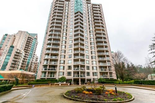 Main Photo: 404 1199 EASTWOOD Street in Coquitlam: North Coquitlam Condo for sale in "THE SELKIRK" : MLS®# R2151321