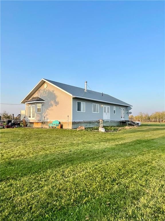Main Photo: 29157 Sleeve Lake Road in Ashern: RM of Grahamdale Farm for sale (R19)  : MLS®# 202326935