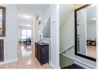 Photo 2: 7 8968 208 Street in Langley: Walnut Grove Townhouse for sale in "Cambridge Court" : MLS®# R2273061