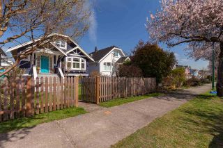 Photo 1: 2211 GRANT Street in Vancouver: Grandview Woodland House for sale in "Grandview/Commercial Drive" (Vancouver East)  : MLS®# R2372059