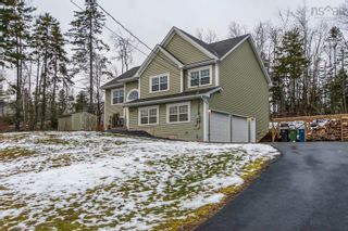 Photo 2: 387 Crooked Stick Pass in Beaver Bank: 26-Beaverbank, Upper Sackville Residential for sale (Halifax-Dartmouth)  : MLS®# 202302381