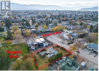 Photo 1: 1485 Highland Drive S in Kelowna: House for sale : MLS®# 10310559