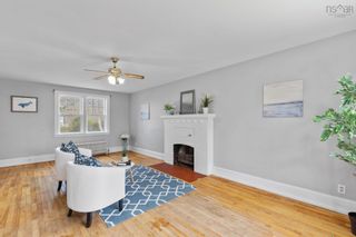 Photo 4: 16 Summer Street in Liverpool: 406-Queens County Residential for sale (South Shore)  : MLS®# 202309225