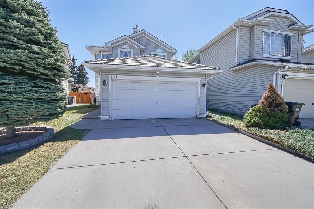 Main Photo: 231 Valley Brook Circle NW in Calgary: Valley Ridge Detached for sale : MLS®# A2049234