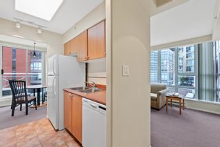 Photo 9: 803 910 BEACH Avenue in Vancouver: Yaletown Condo for sale in "The Meridian" (Vancouver West)  : MLS®# R2641855