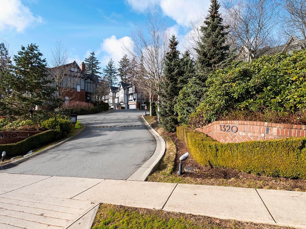 Main Photo: 81 1320 RILEY Street in Coquitlam: Burke Mountain Townhouse for sale in "RILEY" : MLS®# R2747967