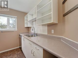 Photo 8: 314 2520 Wark St in Victoria: House for sale : MLS®# 960936