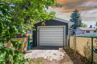 Photo 8: 3143 45 Street SW in Calgary: Glenbrook Detached for sale : MLS®# A2102159