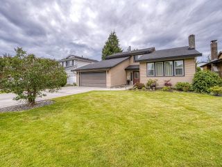 Photo 1: 4713 54 Street in Delta: Delta Manor House for sale (Ladner)  : MLS®# R2705053