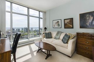 Photo 10: 1005 160 E 13TH Street in North Vancouver: Central Lonsdale Condo for sale in "The Grande" : MLS®# R2266031