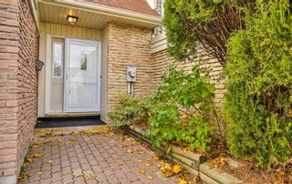 Photo 3: 4 Chamberlain Court in Ajax: South West Condo for sale : MLS®# E5434452