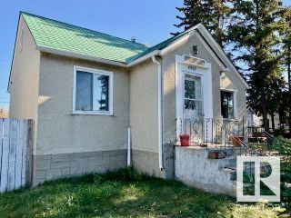 Photo 1: 4307 47 ST in Leduc: House for sale : MLS®# E4316481