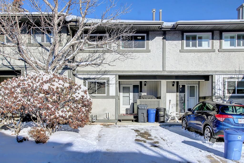 Main Photo: 105 7172 Coach Hill Road SW in Calgary: Coach Hill Row/Townhouse for sale : MLS®# A2011279