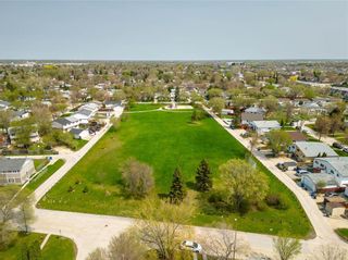 Photo 34: 110 Snowdon Avenue in Winnipeg: Valley Gardens Residential for sale (3E)  : MLS®# 202312891