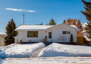 Main Photo: 195 Capri Avenue NW in Calgary: Charleswood Detached for sale : MLS®# A2031536
