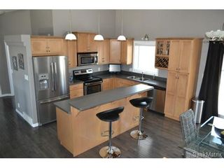 Photo 4: 355 Thode AVENUE in Saskatoon: Willowgrove Single Family Dwelling for sale (Saskatoon Area 01)  : MLS®# 460690