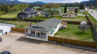 Photo 2: 60 97B Highway, SE in Salmon Arm: House for sale : MLS®# 10273448