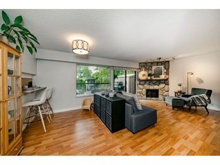 Photo 3: 40 9101 FOREST GROVE Drive in Burnaby: Forest Hills BN Townhouse for sale in "ROSSMOOR" (Burnaby North)  : MLS®# R2374547