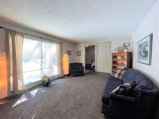 Photo 5: 10 Acheson Drive in Winnipeg: Crestview Residential for sale (5H)  : MLS®# 202303562