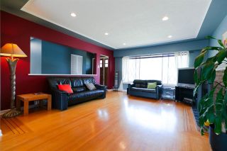 Photo 3: 4136 GILPIN Crescent in Burnaby: Garden Village House for sale (Burnaby South)  : MLS®# R2298190