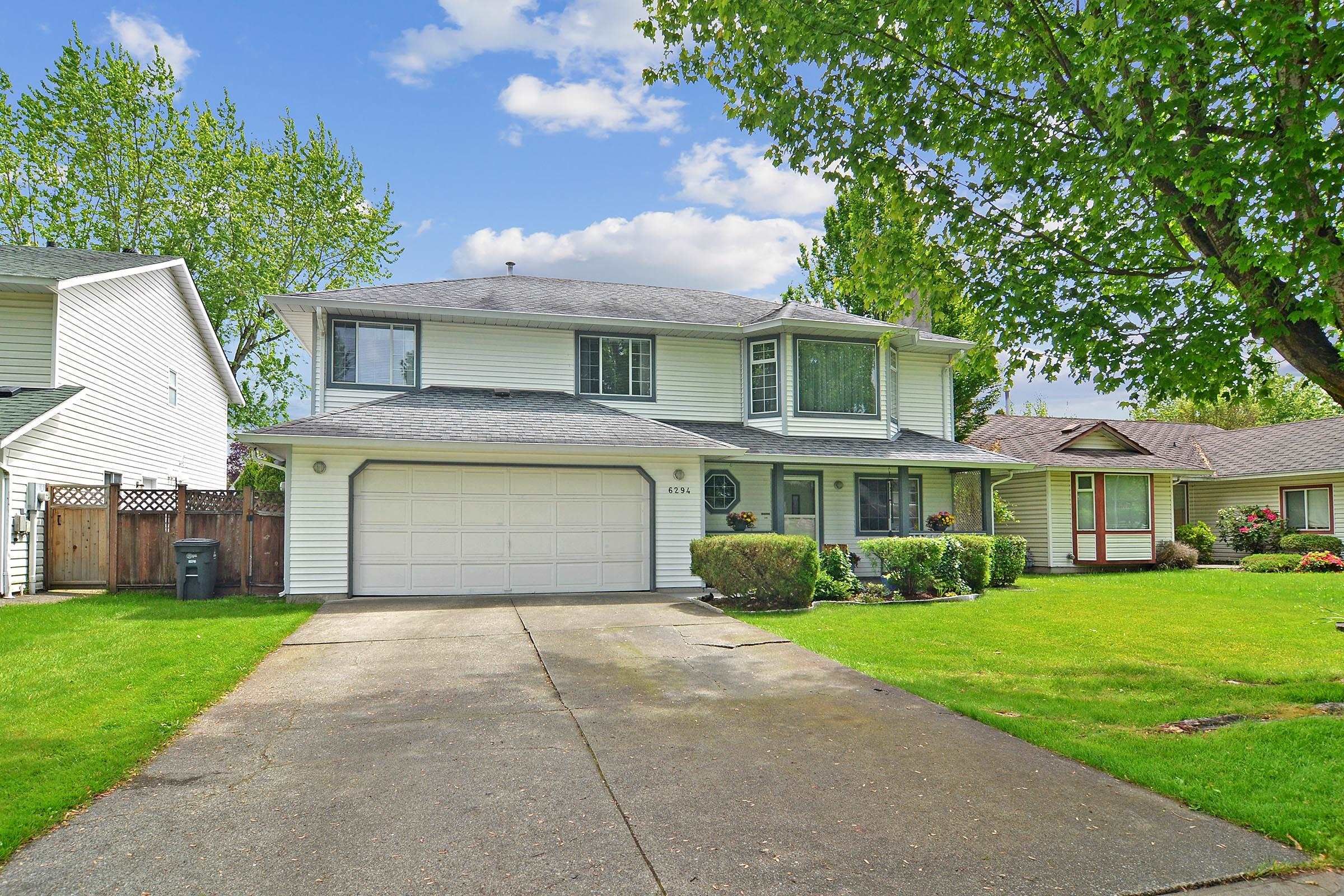 Main Photo: 6294 172 Street in Surrey: Cloverdale BC House for sale (Cloverdale)  : MLS®# R2696590